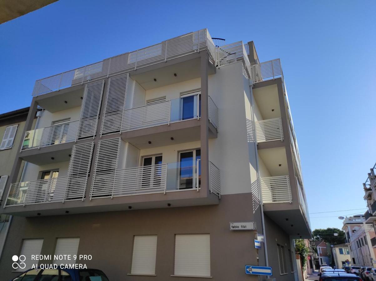 Blu Apartment Civitanova Marche Esterno foto